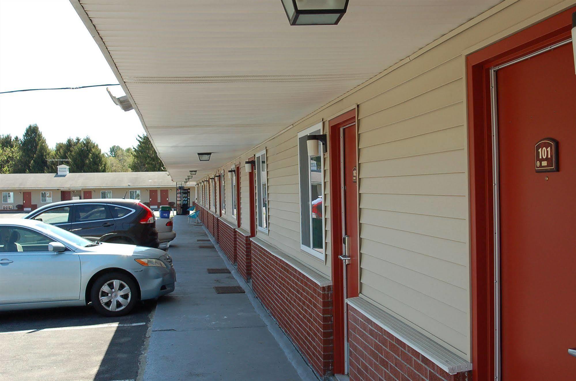 Blue Sky Inn Glens Falls-Saratoga-Lake George Zewnętrze zdjęcie
