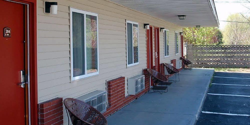 Blue Sky Inn Glens Falls-Saratoga-Lake George Zewnętrze zdjęcie