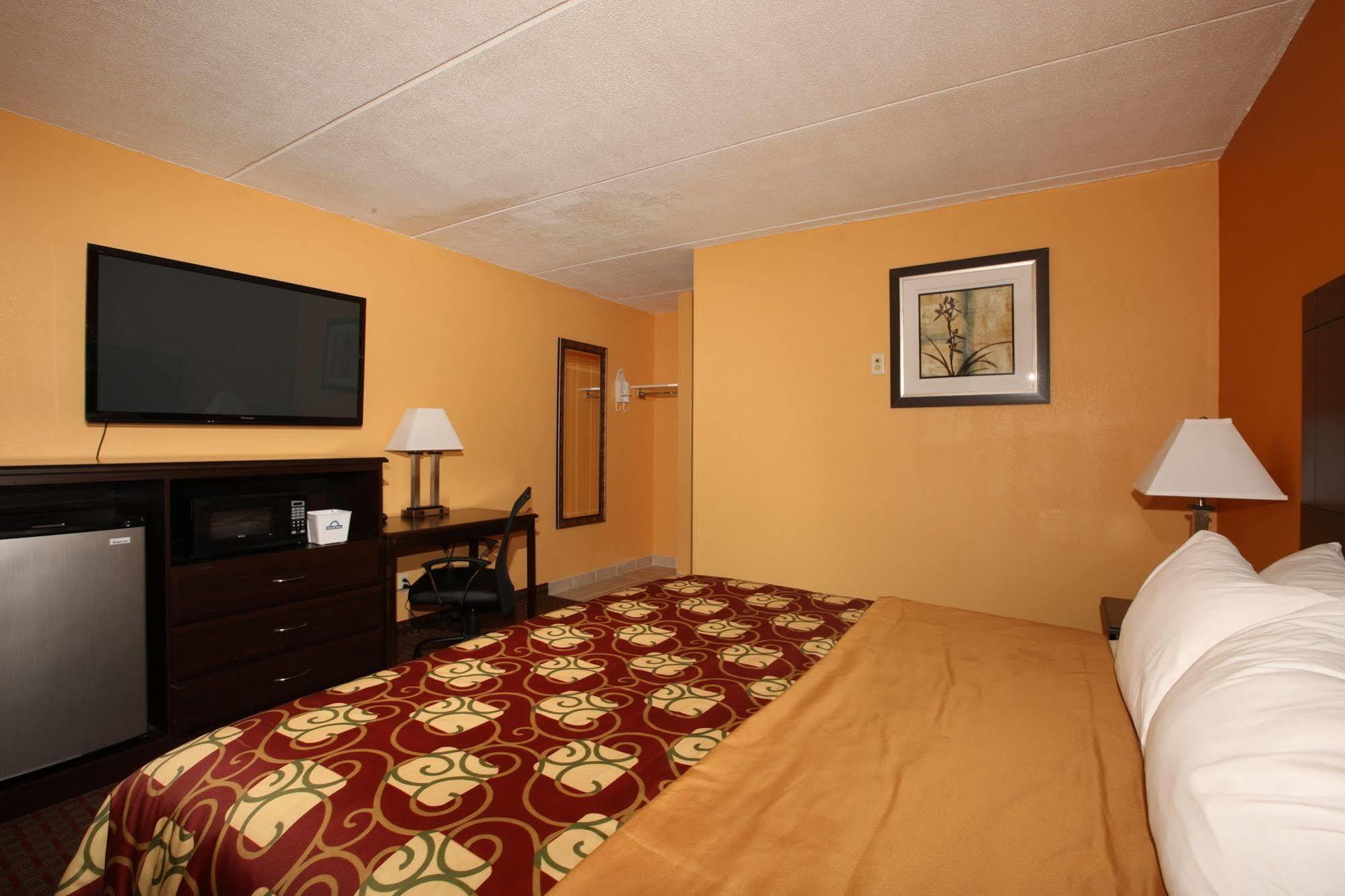 Blue Sky Inn Glens Falls-Saratoga-Lake George Zewnętrze zdjęcie