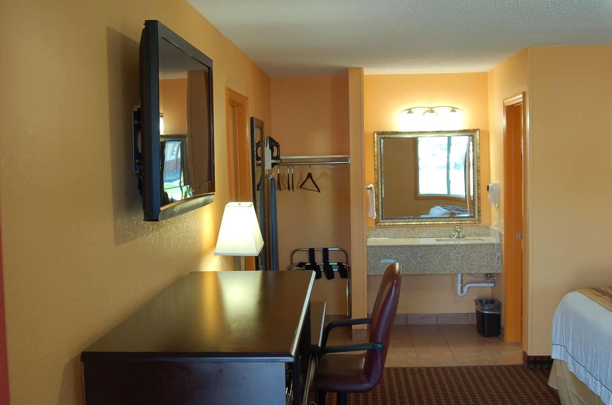 Blue Sky Inn Glens Falls-Saratoga-Lake George Zewnętrze zdjęcie